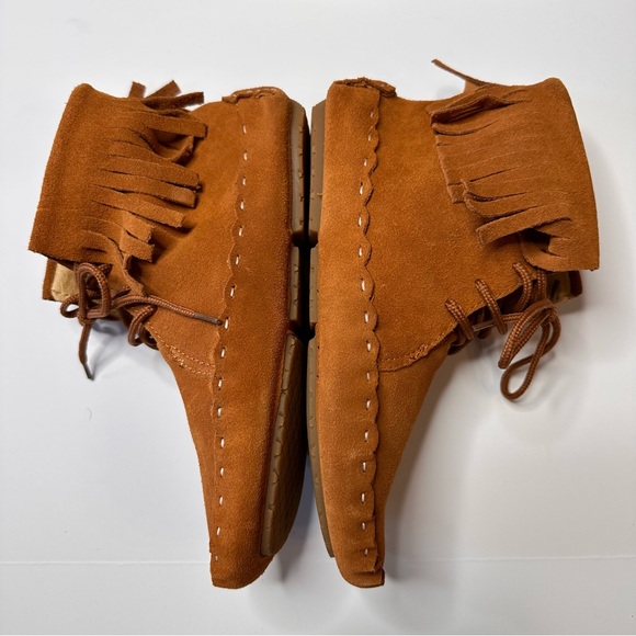 New Fringed Moccasins in Tan - Picture 3 of 14